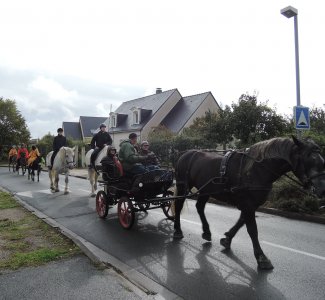 Défilé dans la commune