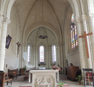 Choeur et autel Eglise St Etienne